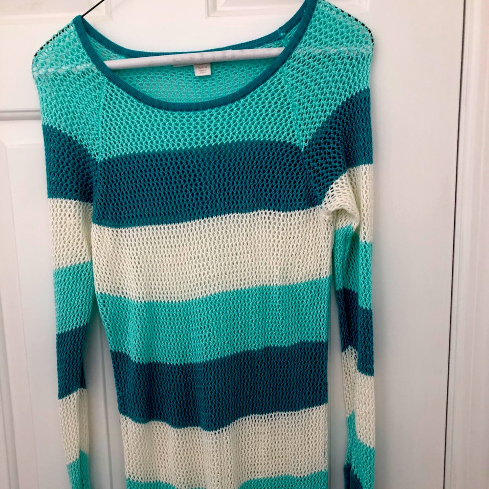 Light sweater perfect for fall !